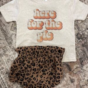 Here for the pie graphic tee and leopard set